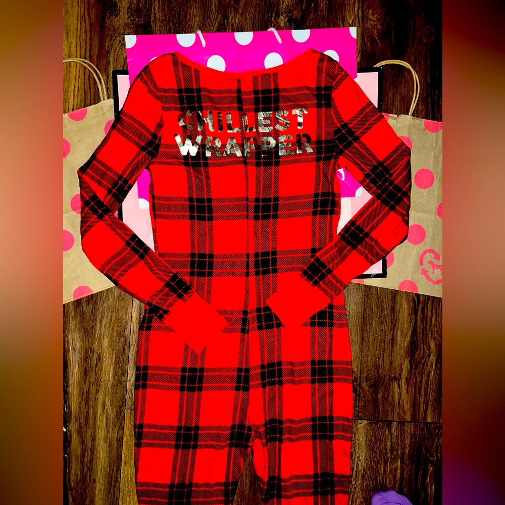 VS PINK SIZE XS 2019 BUFFALO PLAID “CHILLEST WRAPPER” PAJAMA ONESIE.